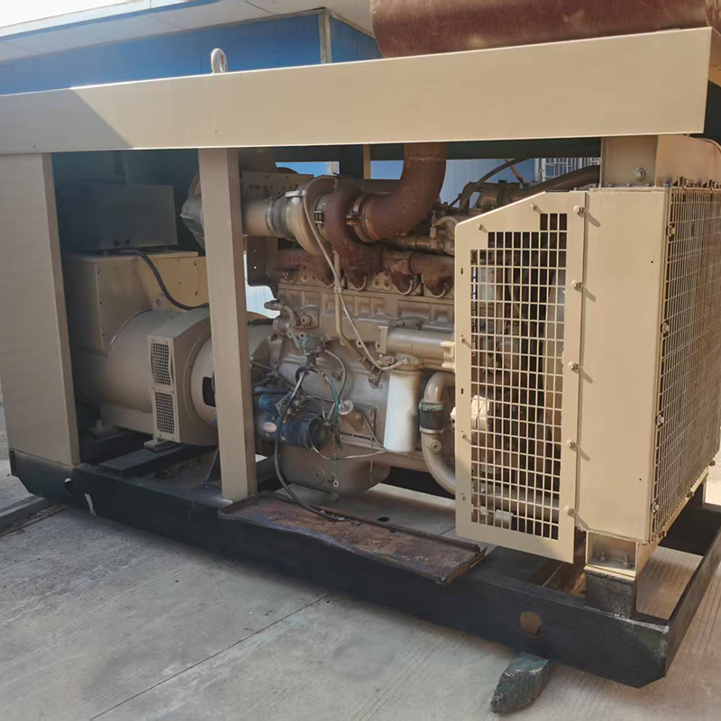 200KW重庆康明斯二手发电机组销售-2004年出厂