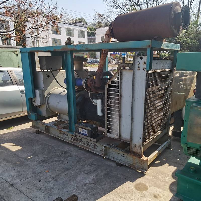 200KW东风康明斯二手发电机组出售-2015年出厂