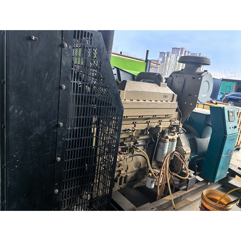 400KW重庆康明斯二手发电机组销售价格-2006年出厂