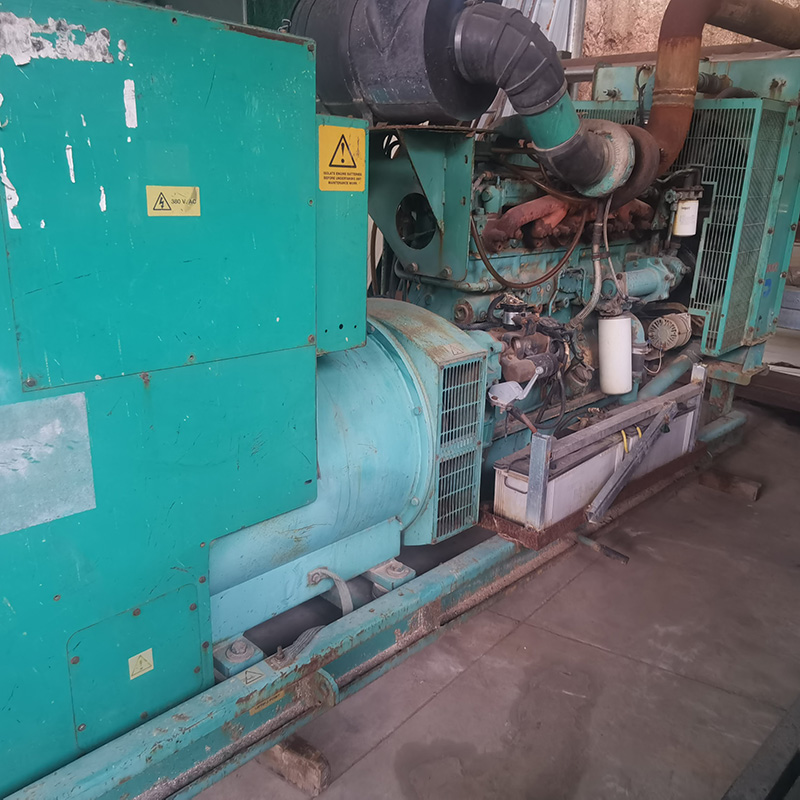 300KW美国康明斯二手发电机组销售-2011年出厂