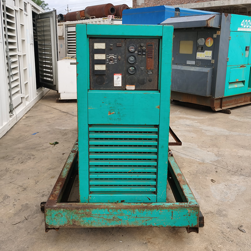 300KW美国康明斯二手发电机组销售厂家-2008年出厂